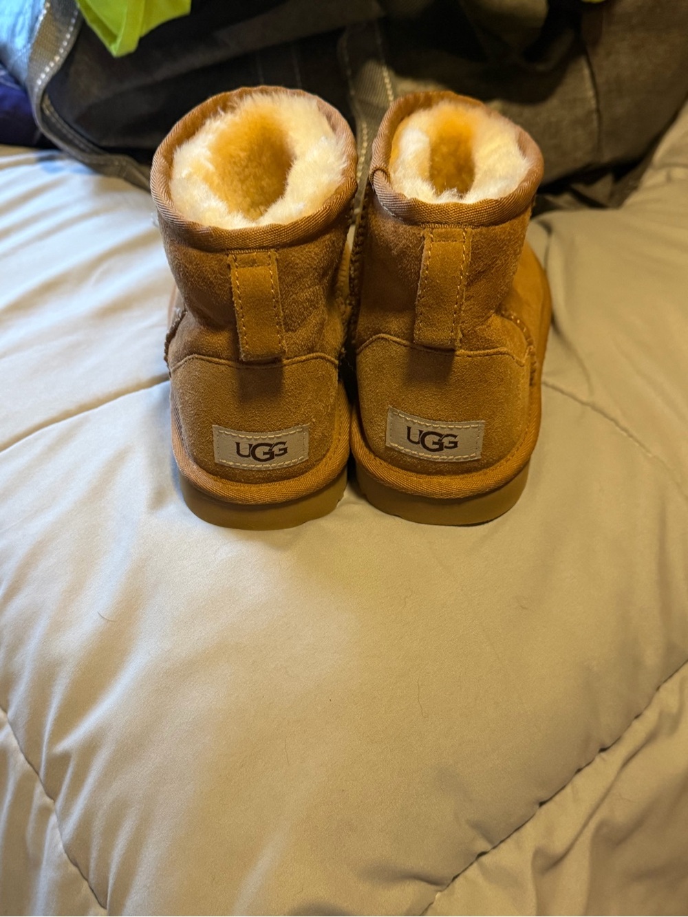 UGG minis - Picture 2 of 5